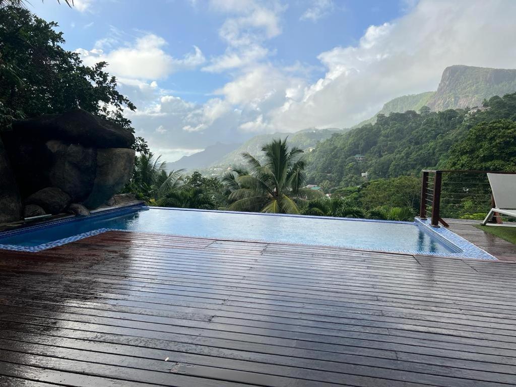 Coconut Climb Villa Misere